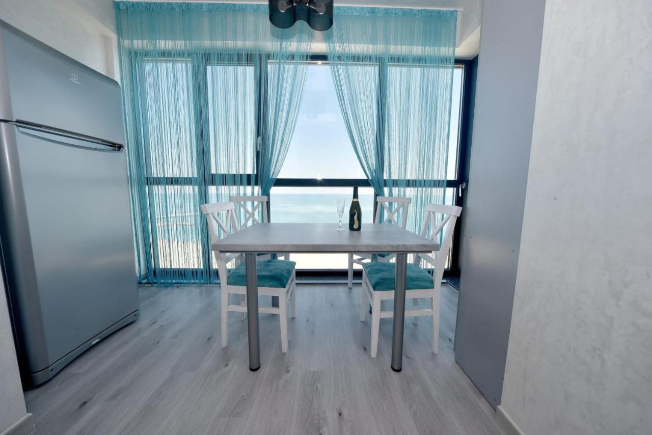 Apartamento Turquoise By The Sea Constanţa Exterior foto